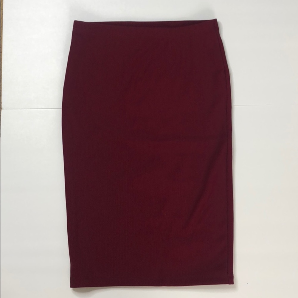 Burgundy, ribbed pencil skirt.
